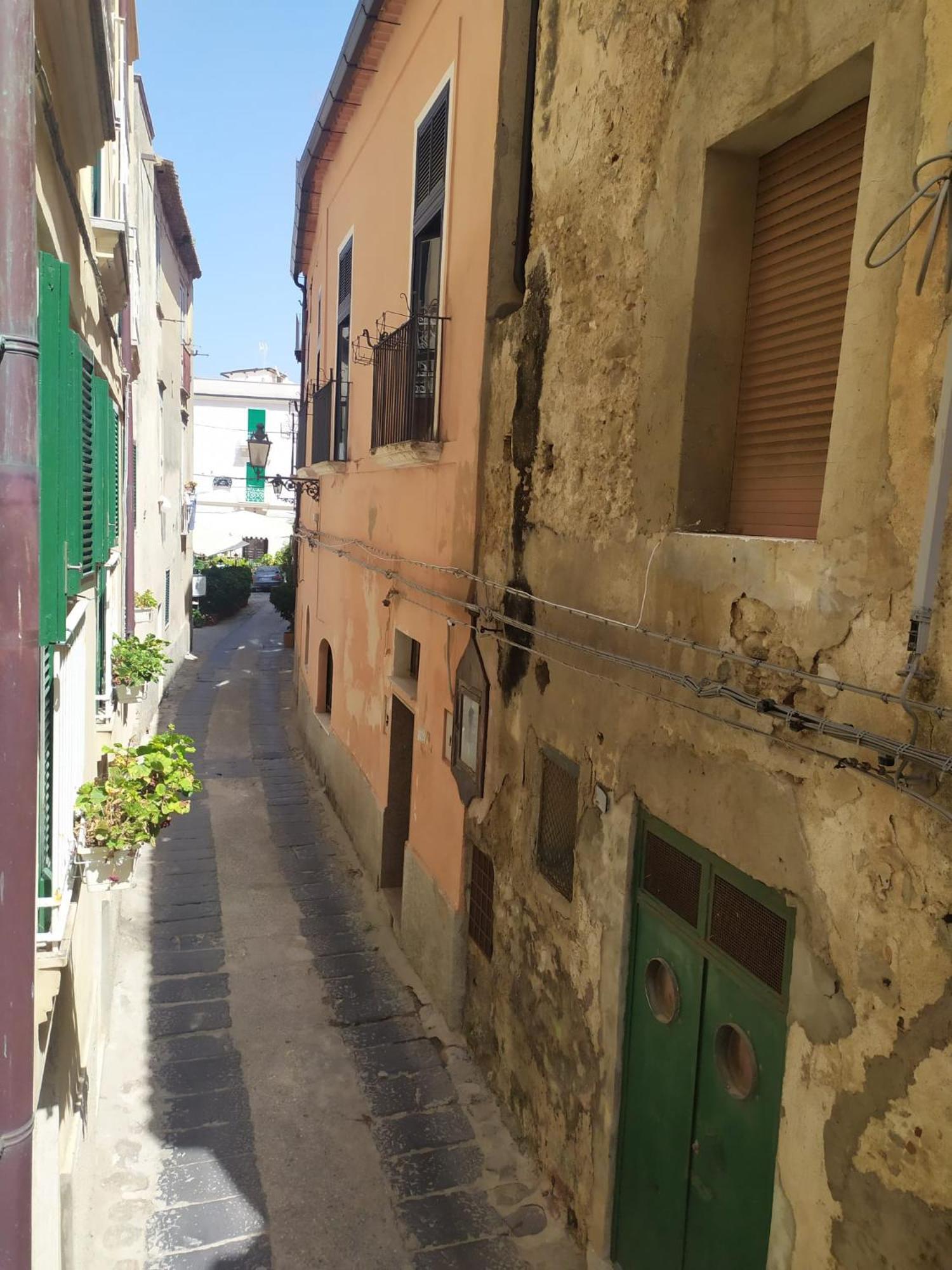 Apartamento Il Marchese Del Grillo Tropea Habitación foto